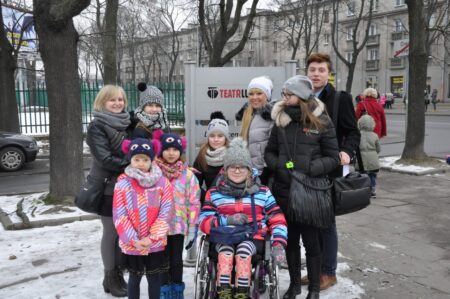 Dzieci z Centrum Kultury na Wycieczce w Teatrze Ludowym